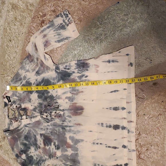 Gypsy silk tie dye 3/4 sleeve top. Size s - Picture 4 of 7